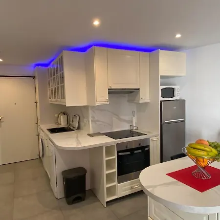 A Stunning Located In The Centre Of Town Appartement *