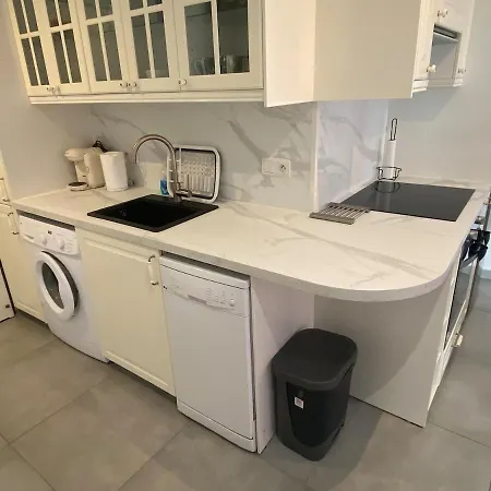 A Stunning Located In The Centre Of Town * Antibes
